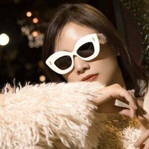 NEW LOEWE SUNGLASSES WOMEN CAT EYE IVORY EYEWEAR LOEWE LW40127I 25E